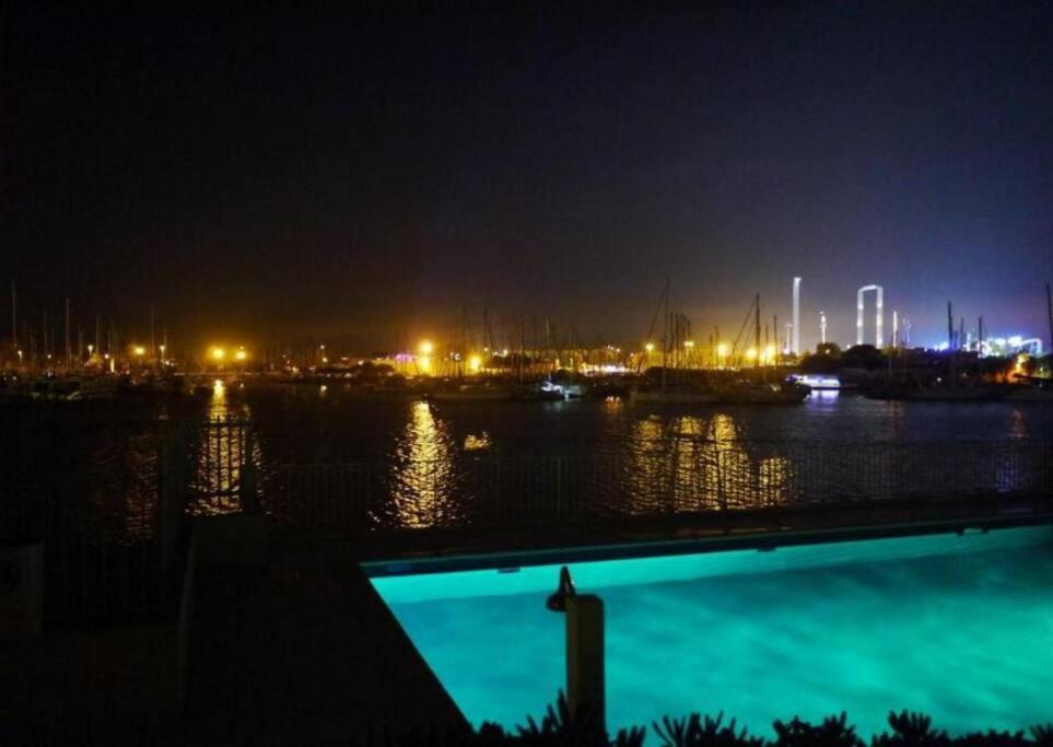 Appartement Avec Balcon, Vue Mer, Piscine, Parking Agde Eksteriør bilde